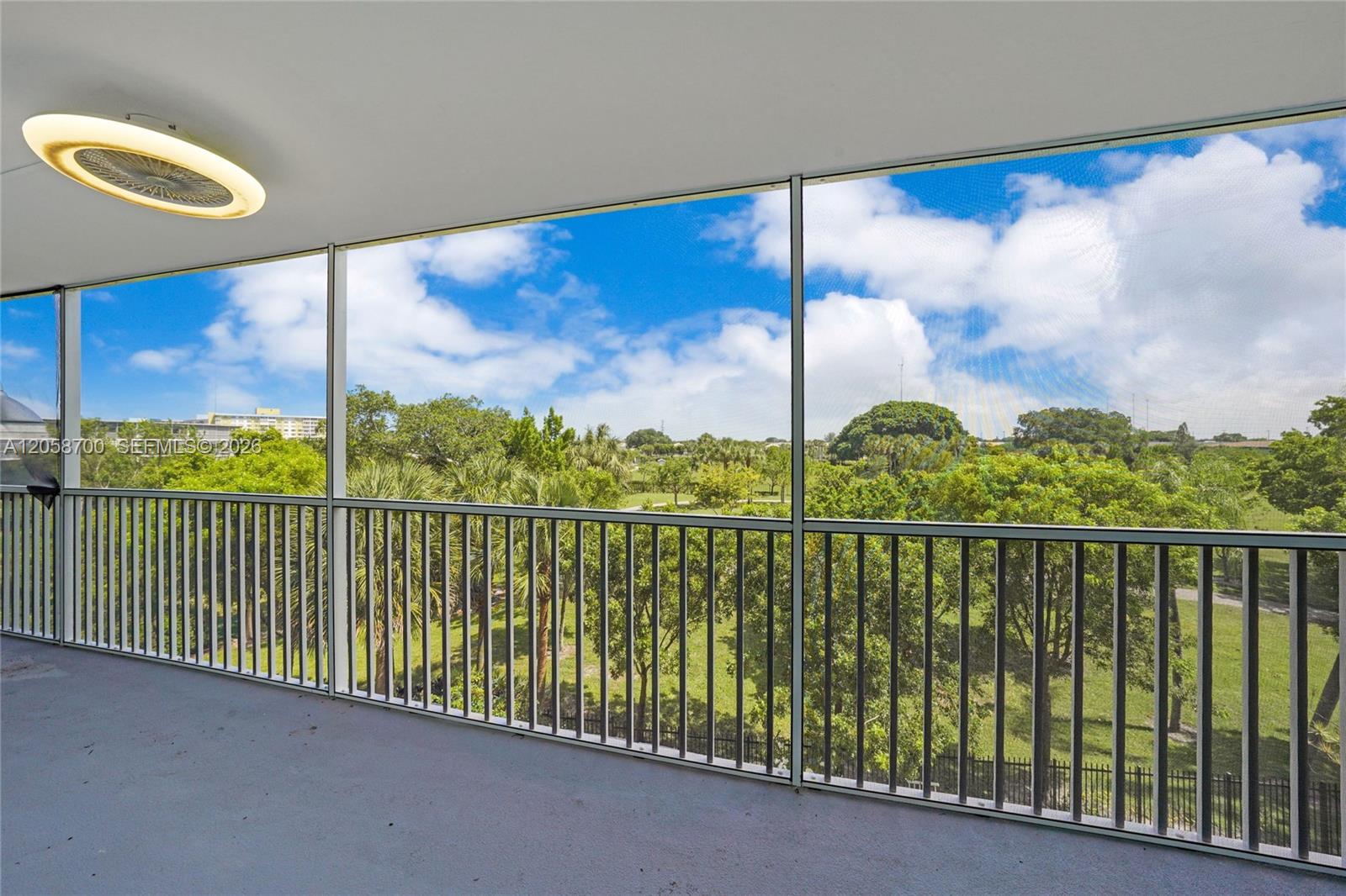 402 2 / 2 992 sq. ft. $ 2026-07-23 0 foto