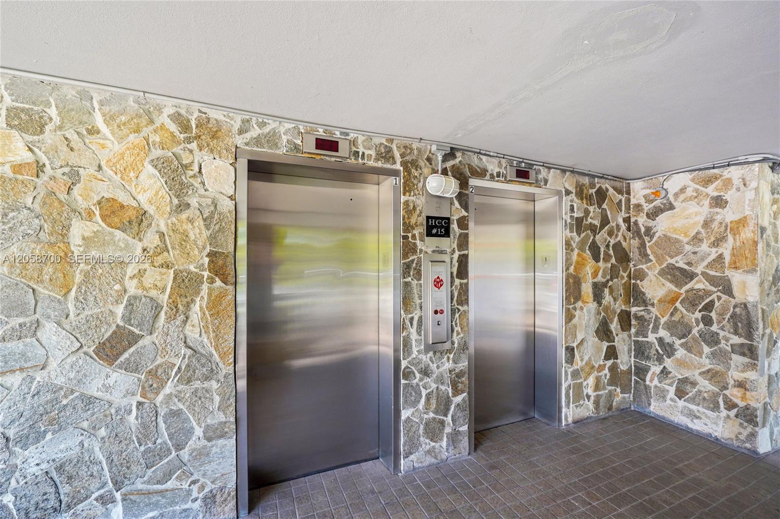 402 2 / 2 992 sq. ft. $ 2026-07-23 0 foto