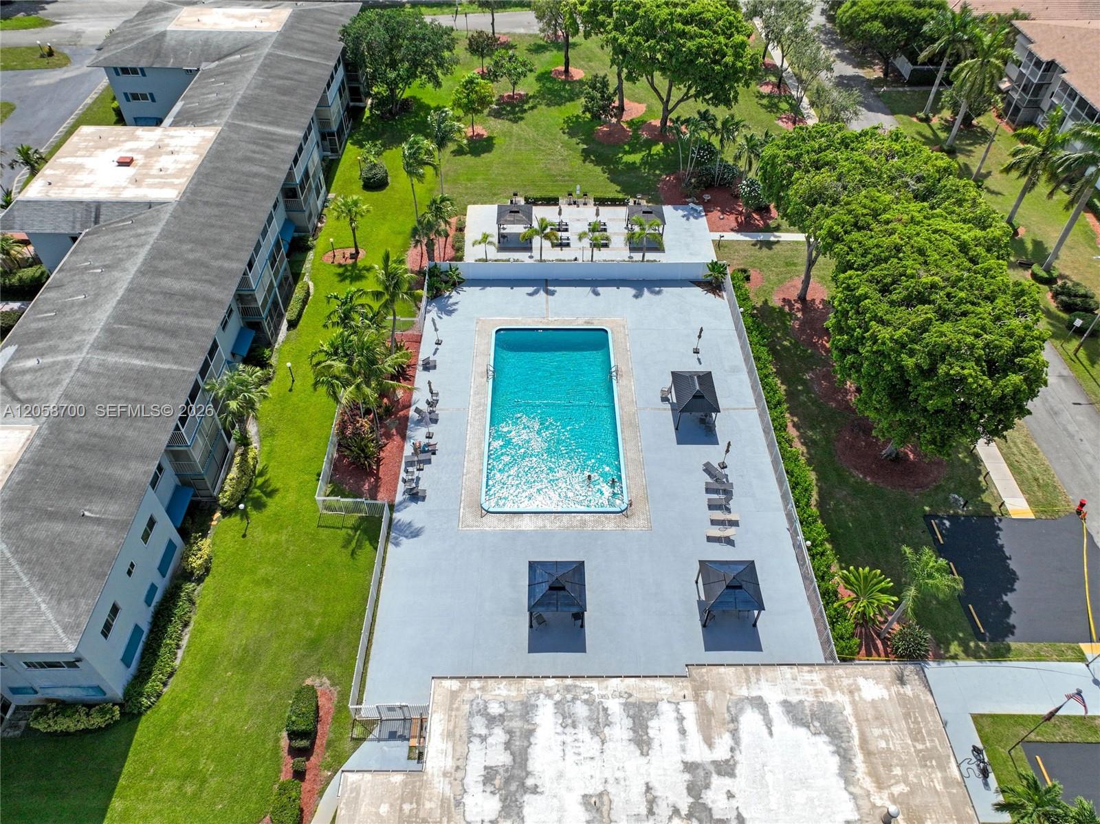 402 2 / 2 992 sq. ft. $ 2026-07-23 0 foto