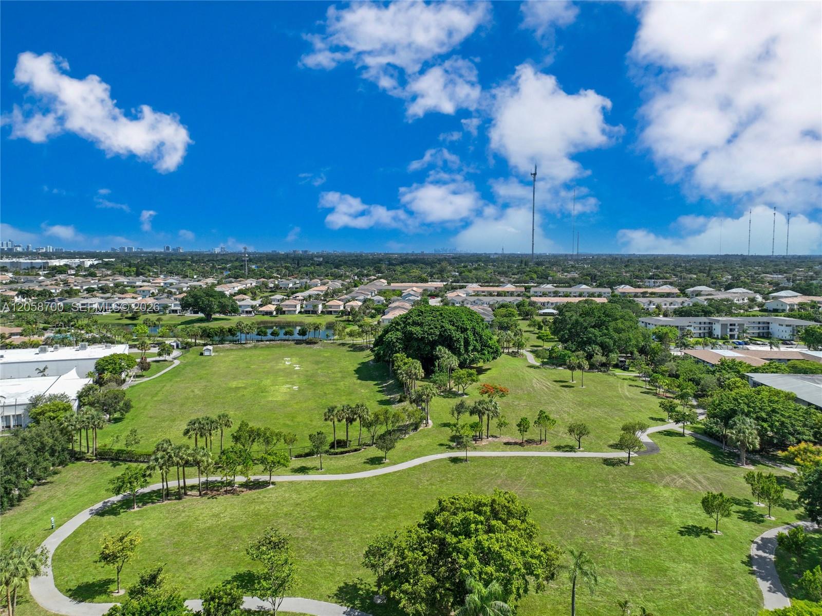 402 2 / 2 992 sq. ft. $ 2026-07-23 0 foto