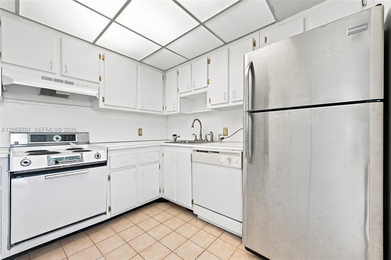 Photo of 3401 Country Club Dr #804, Aventura, Florida, 33180 -