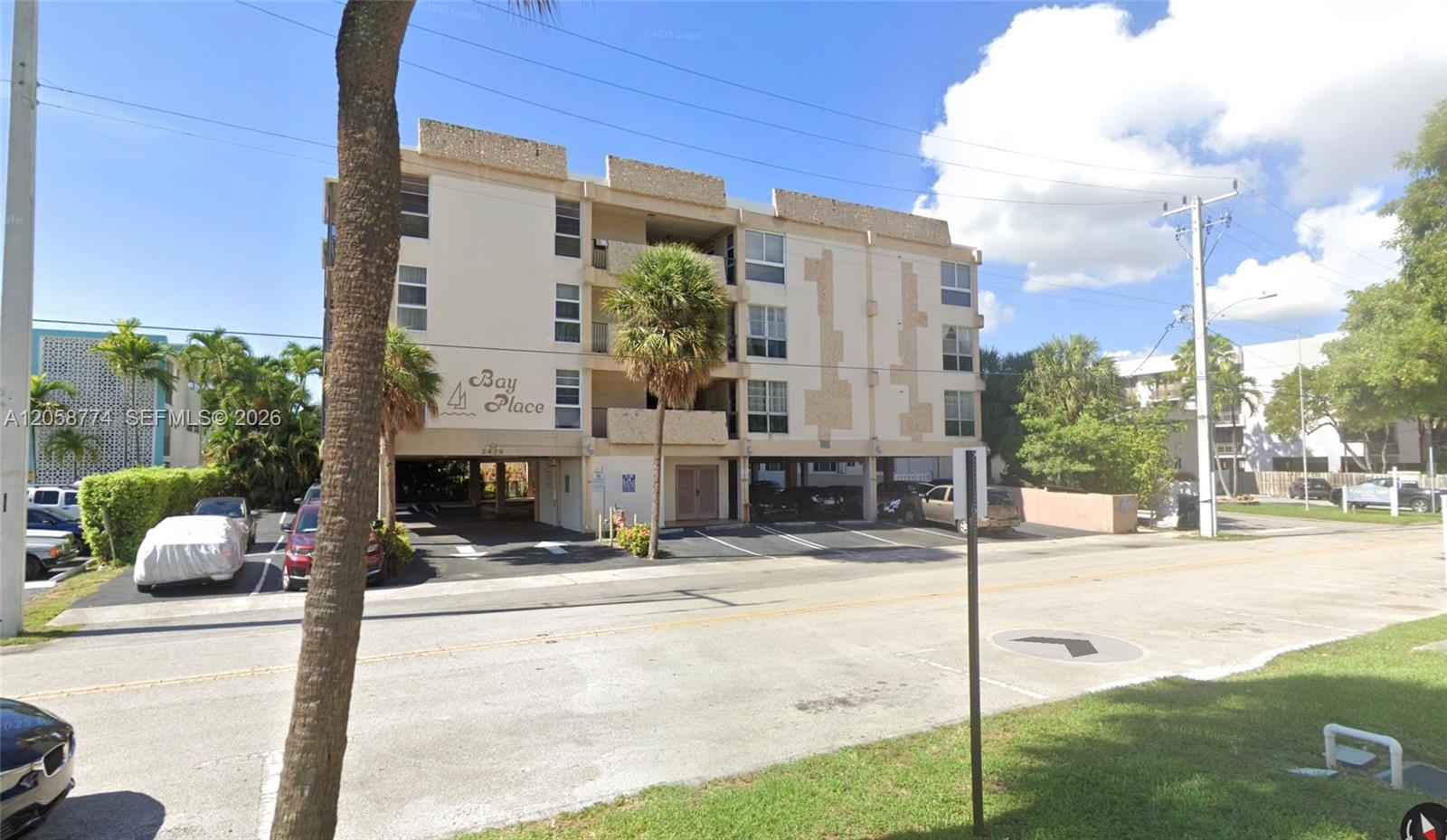 Ver detalles 206 2 / 2 924 sq. ft. $ 2026-07-23 0 foto
