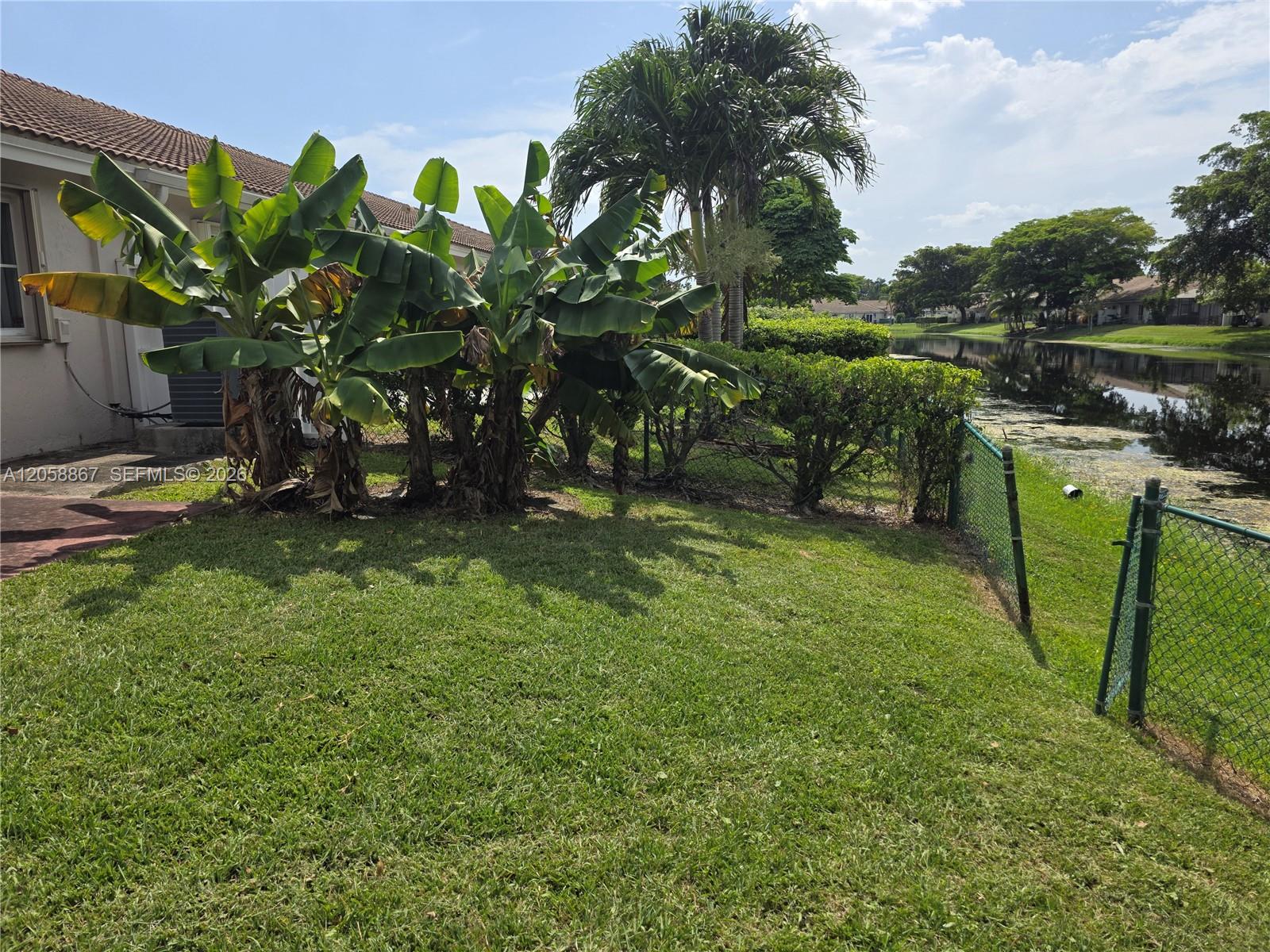 See details 11273 3 / 2 1136 sq. ft. $ 2026-07-23 0 Photo