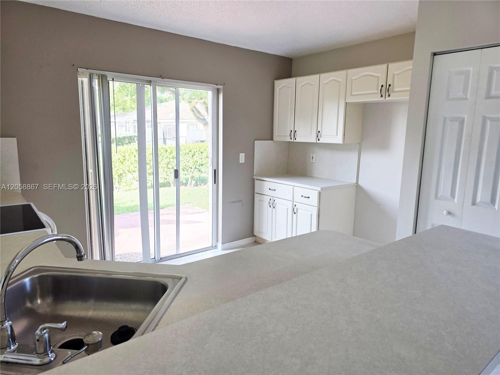 See details 11273 3 / 2 1136 sq. ft. $ 2026-07-23 0 Photo