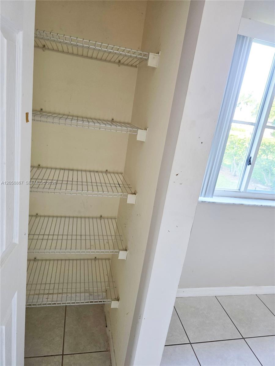 See details 11273 3 / 2 1136 sq. ft. $ 2026-07-23 0 Photo