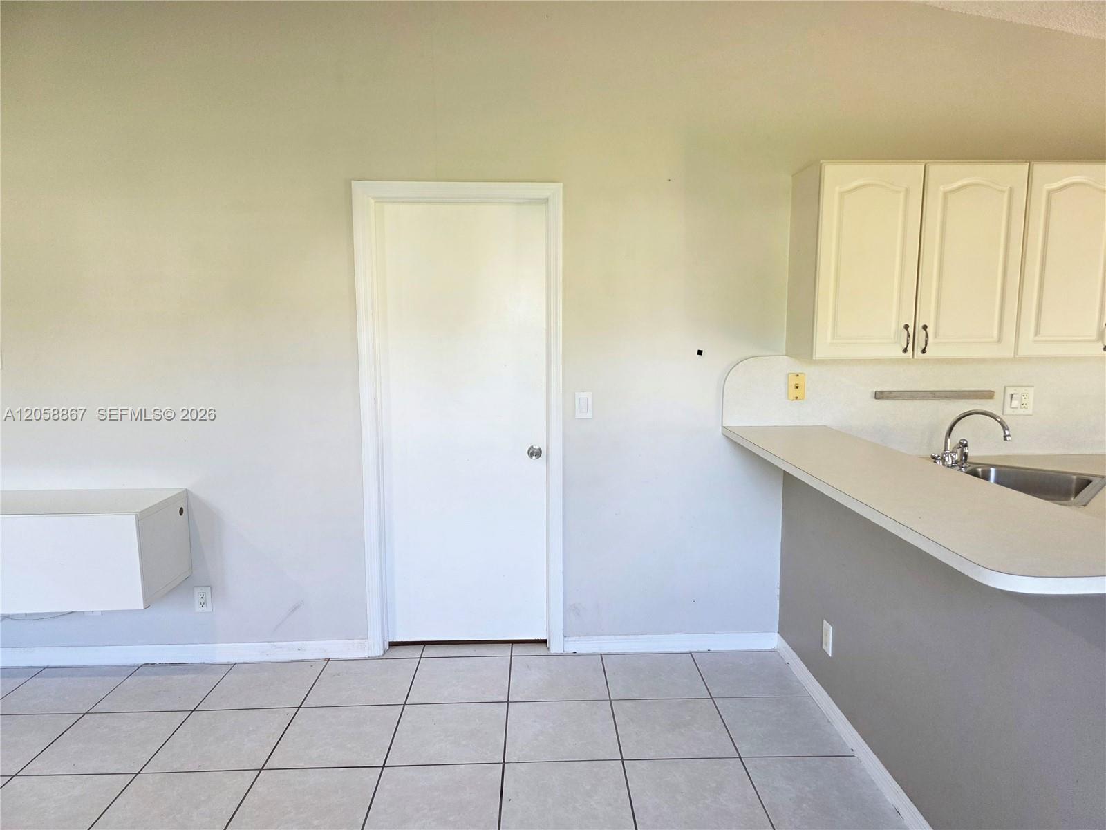 See details 11273 3 / 2 1136 sq. ft. $ 2026-07-23 0 Photo
