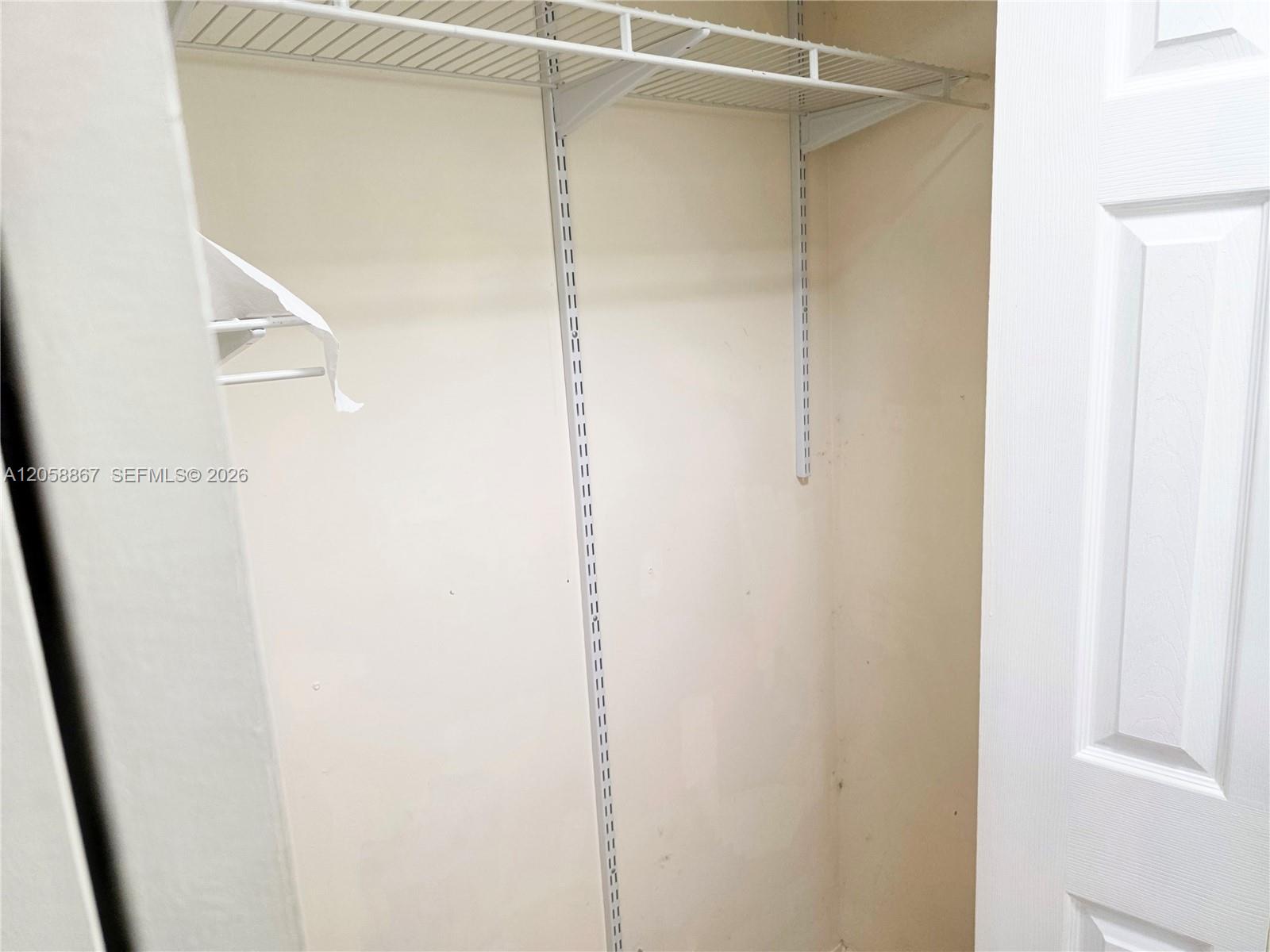 See details 11273 3 / 2 1136 sq. ft. $ 2026-07-23 0 Photo