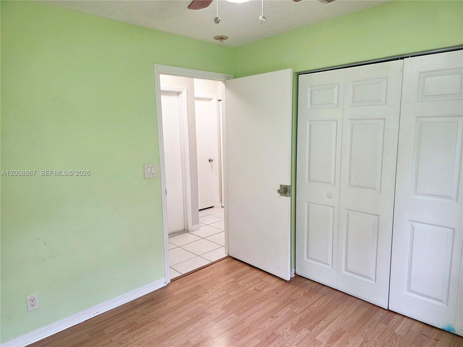 See details 11273 3 / 2 1136 sq. ft. $ 2026-07-23 0 Photo