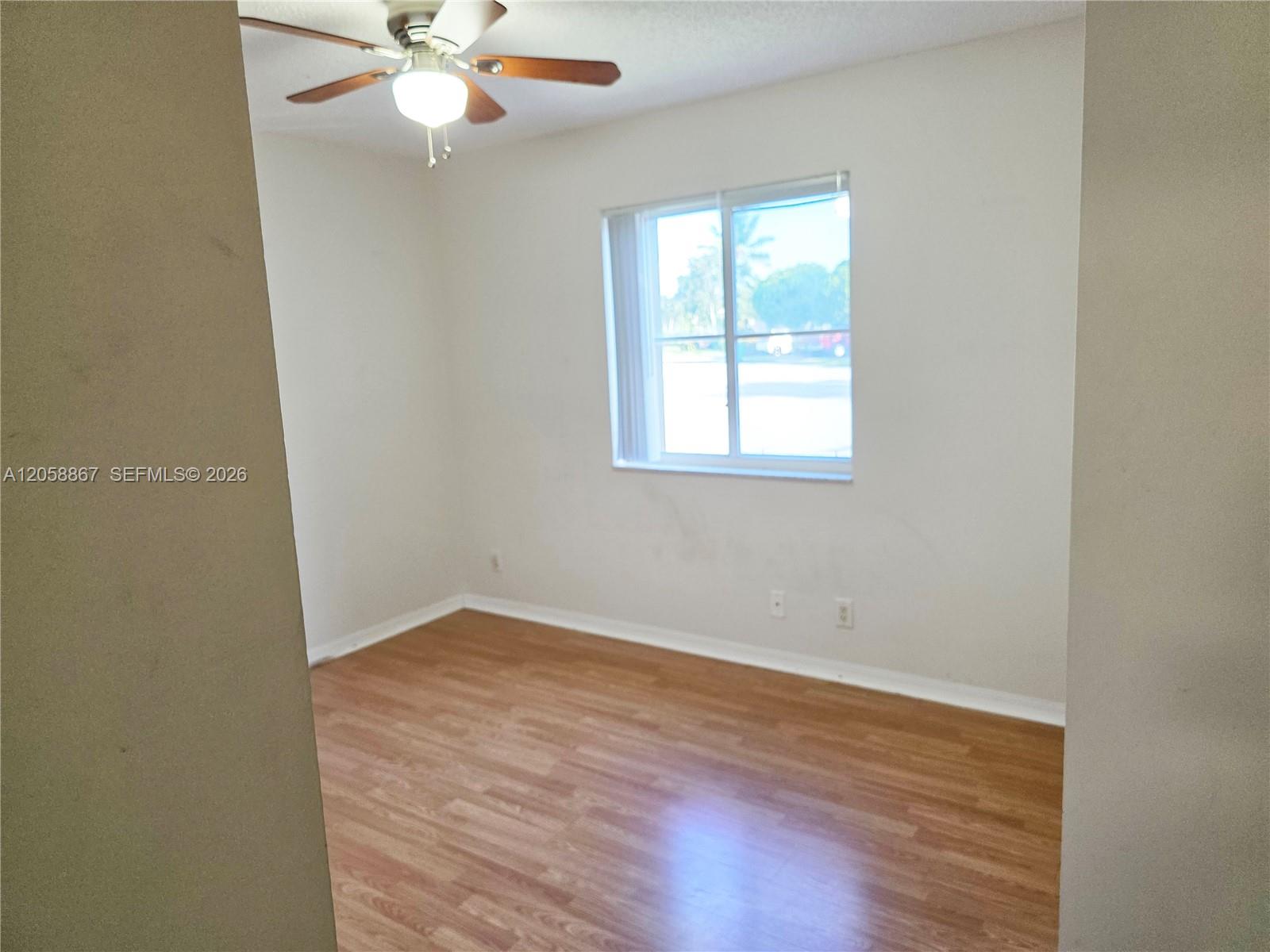 See details 11273 3 / 2 1136 sq. ft. $ 2026-07-23 0 Photo