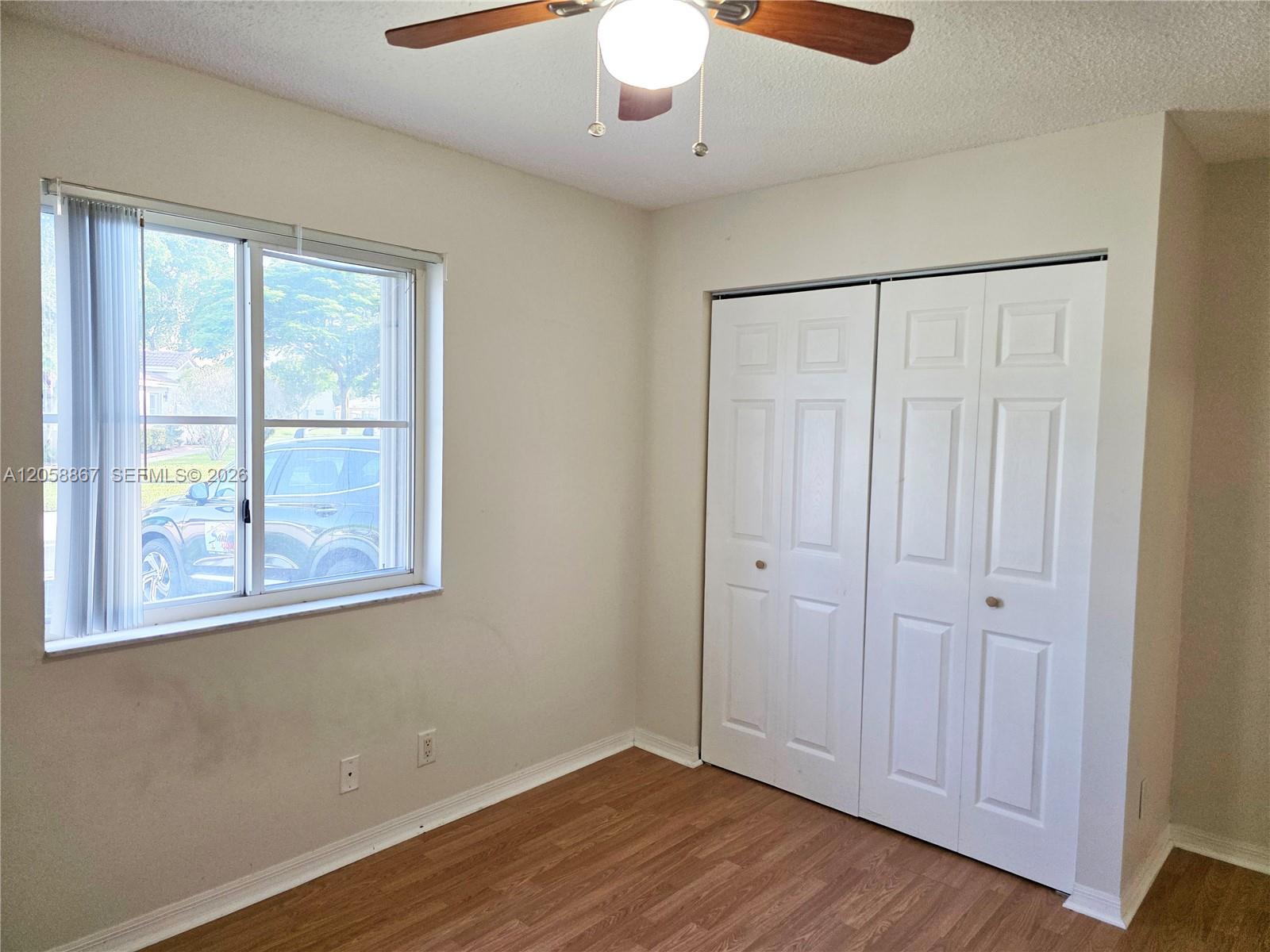 See details 11273 3 / 2 1136 sq. ft. $ 2026-07-23 0 Photo