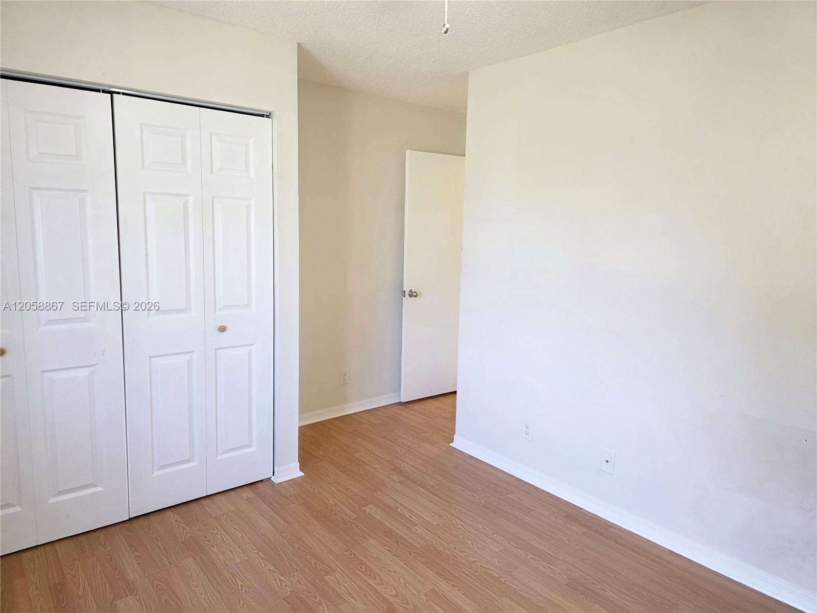 See details 11273 3 / 2 1136 sq. ft. $ 2026-07-23 0 Photo