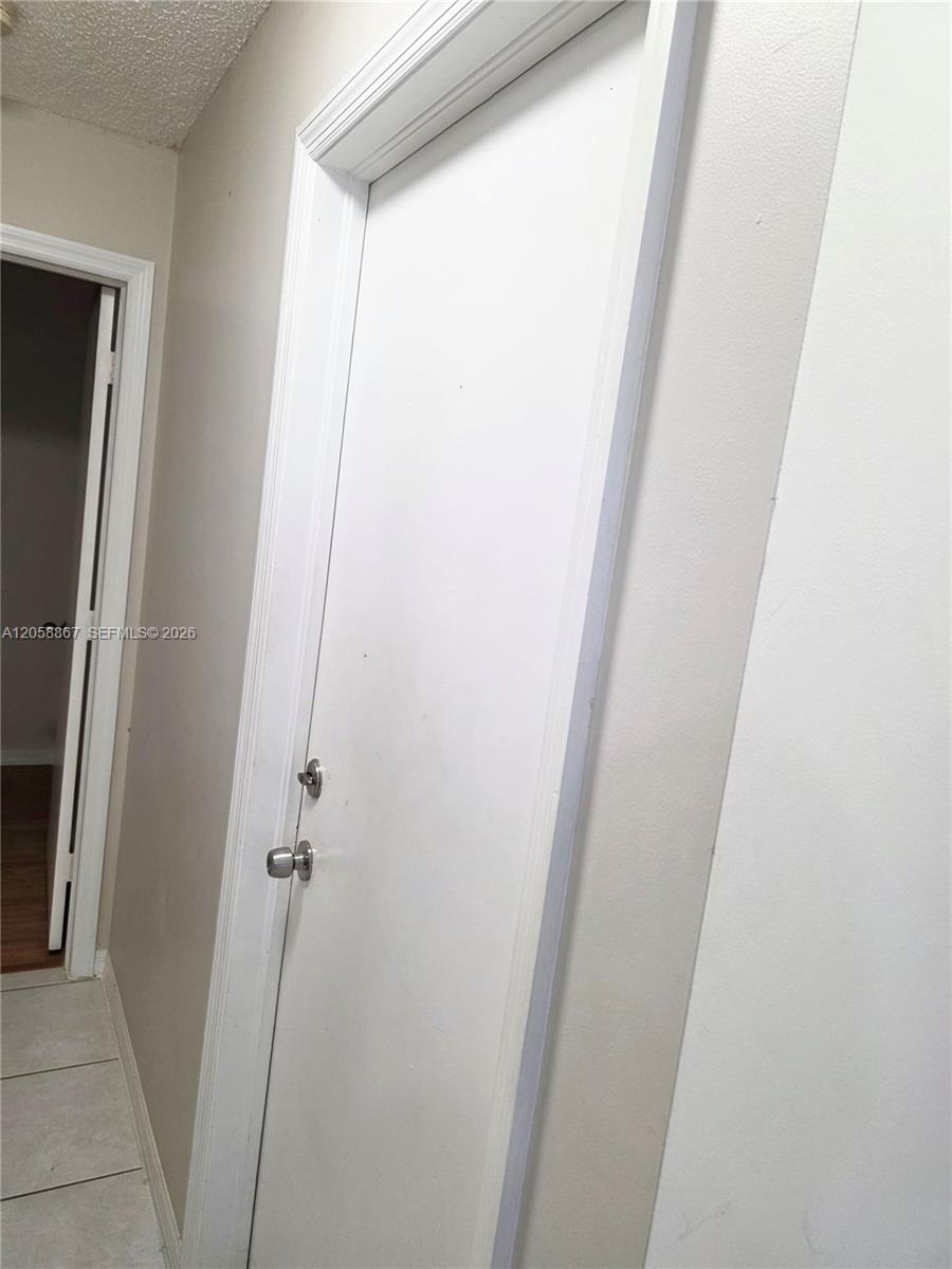See details 11273 3 / 2 1136 sq. ft. $ 2026-07-23 0 Photo