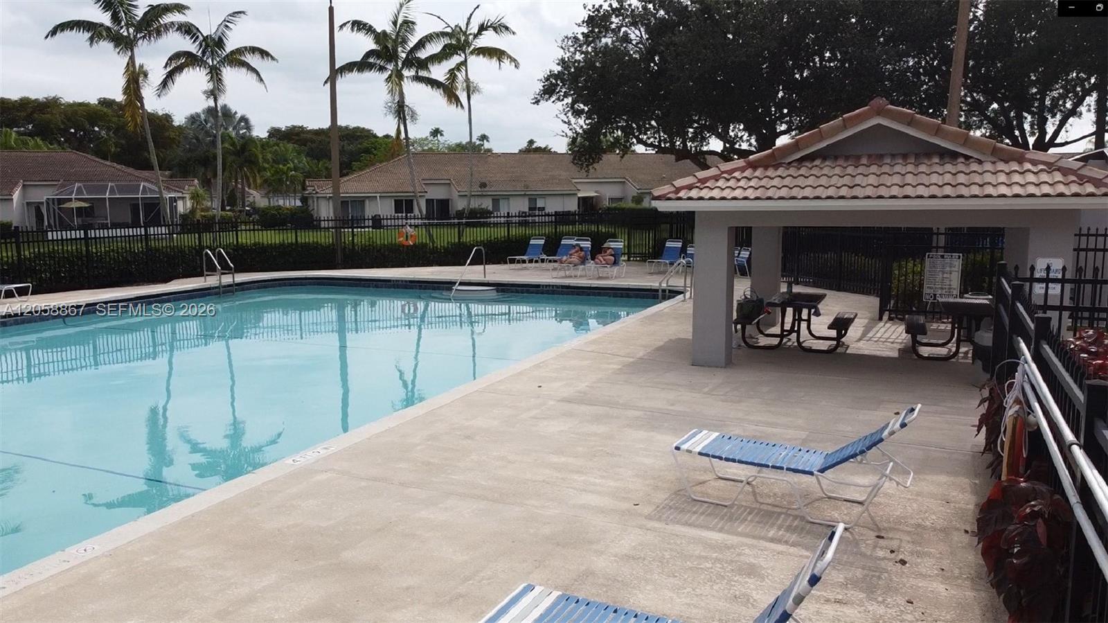 See details 11273 3 / 2 1136 sq. ft. $ 2026-07-23 0 Photo