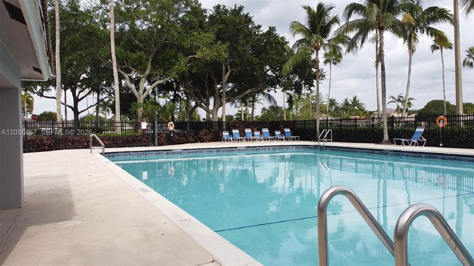 See details 11273 3 / 2 1136 sq. ft. $ 2026-07-23 0 Photo