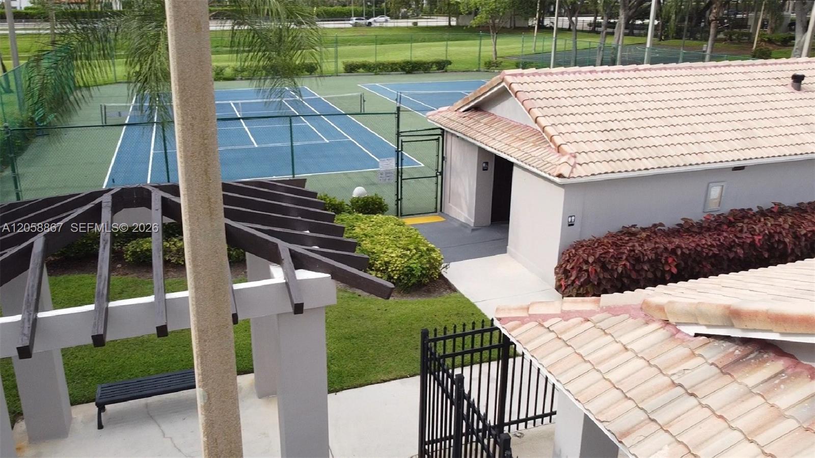 See details 11273 3 / 2 1136 sq. ft. $ 2026-07-23 0 Photo
