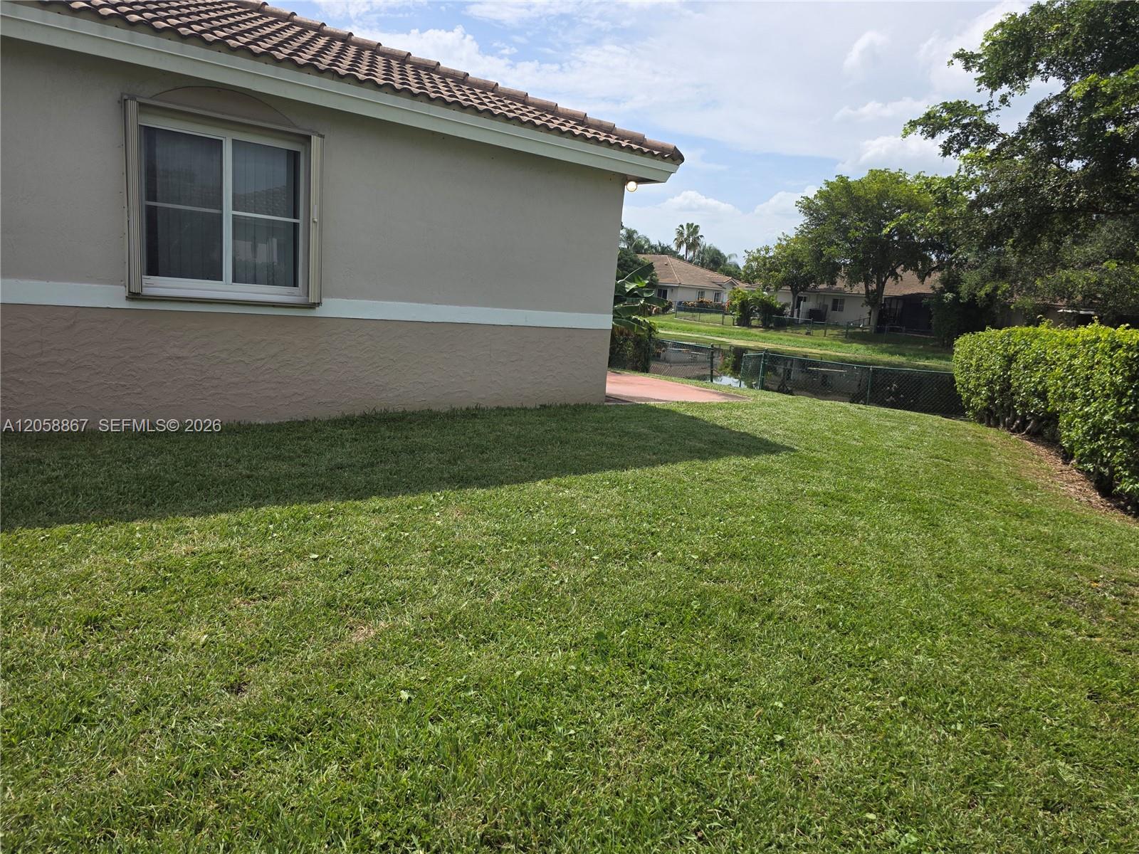 See details 11273 3 / 2 1136 sq. ft. $ 2026-07-23 0 Photo