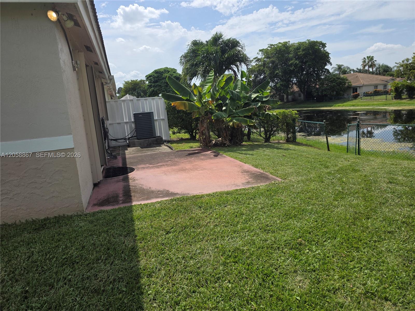 See details 11273 3 / 2 1136 sq. ft. $ 2026-07-23 0 Photo