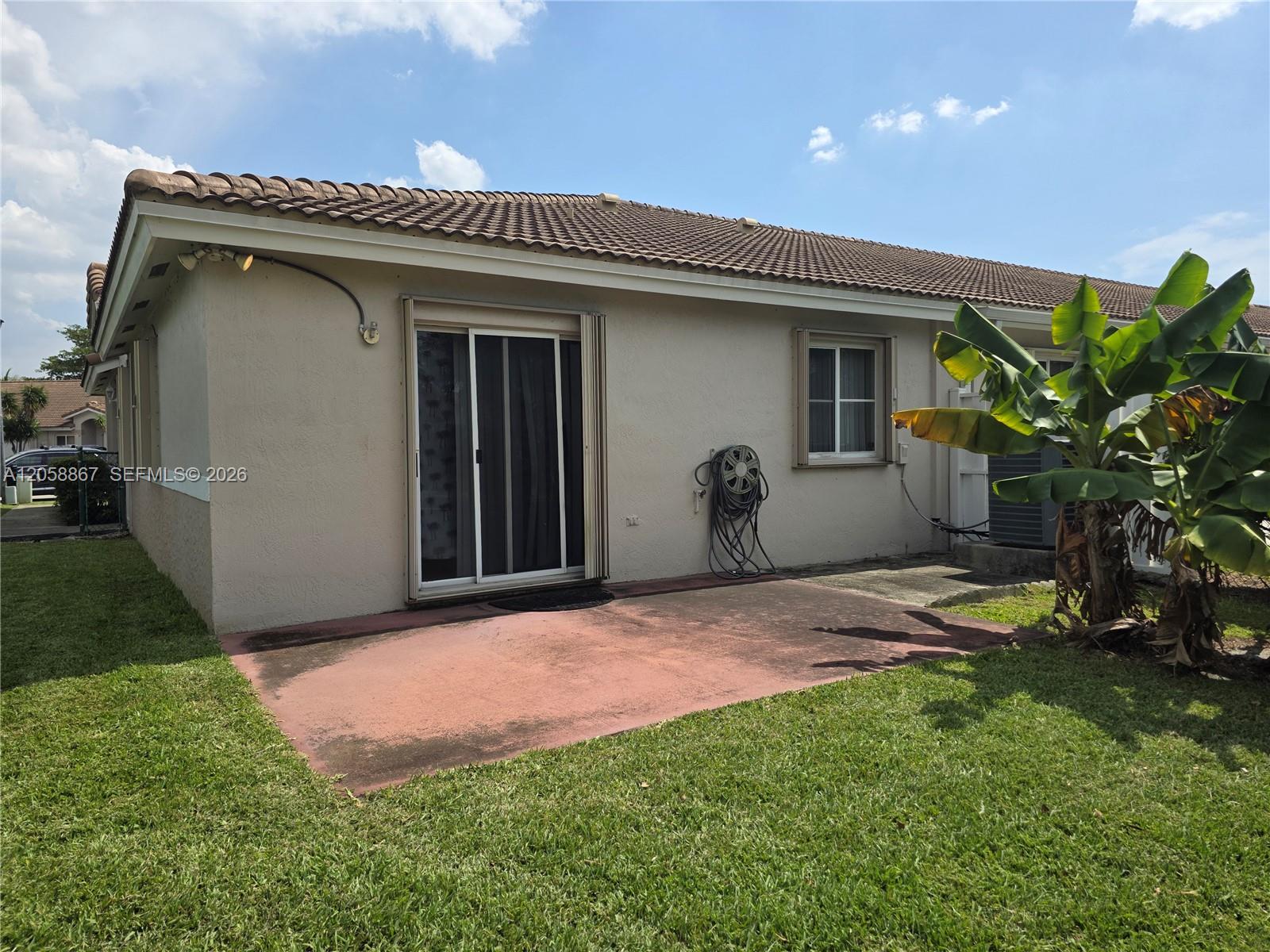 See details 11273 3 / 2 1136 sq. ft. $ 2026-07-23 0 Photo
