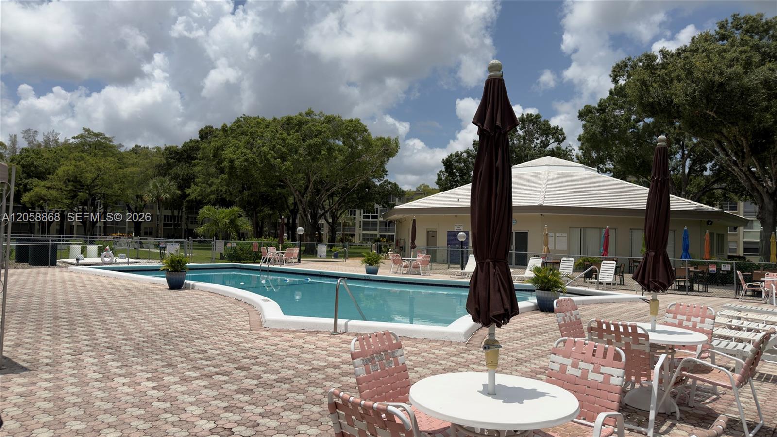 Ver detalles 310 1 / 1 705 sq. ft. $ 2026-07-23 0 foto