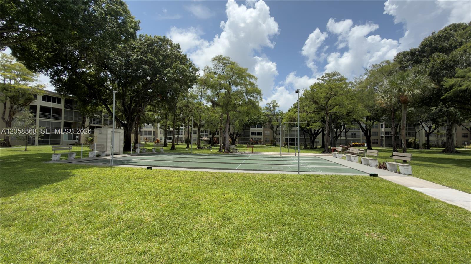 Ver detalles 310 1 / 1 705 sq. ft. $ 2026-07-23 0 foto