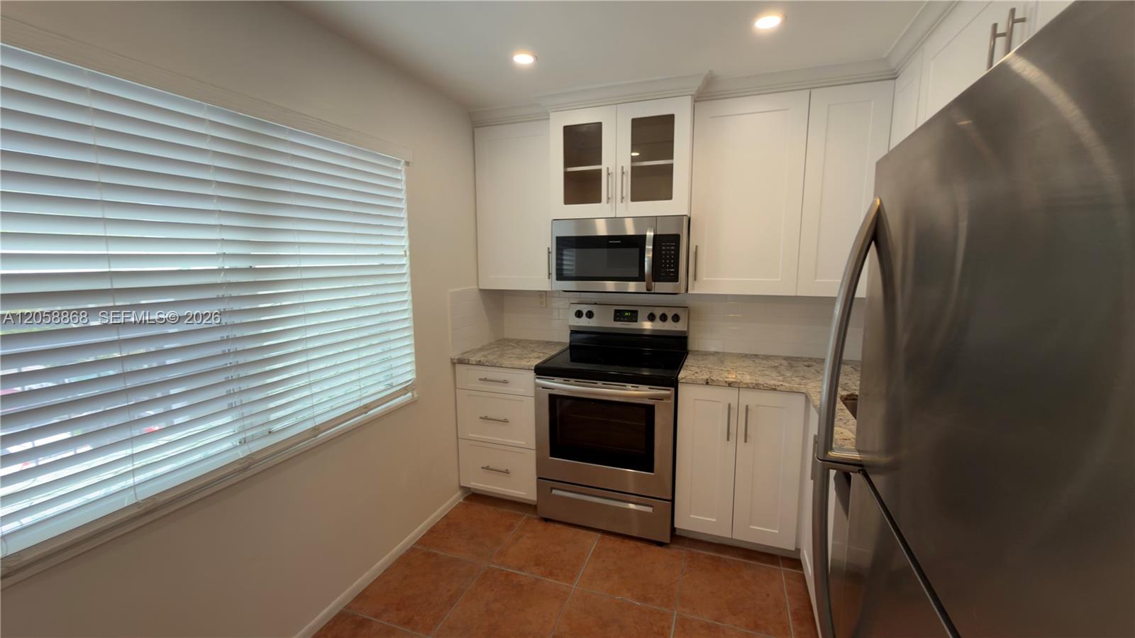 Ver detalles 310 1 / 1 705 sq. ft. $ 2026-07-23 0 foto