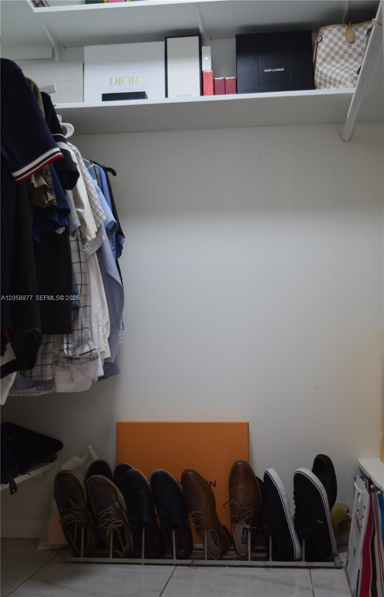 Photo of 1849 Ocean Dr  #407, Hallandale Beach, Florida, 33009 - !st Walk-in Closet