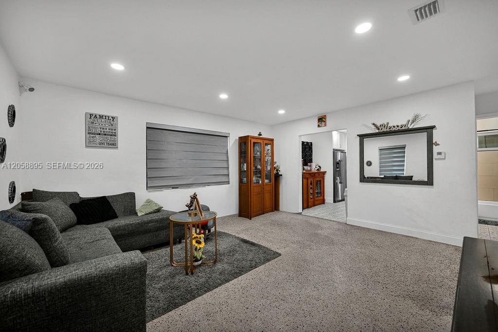   /  1608 sq. ft. $ 2026-07-23 0 foto