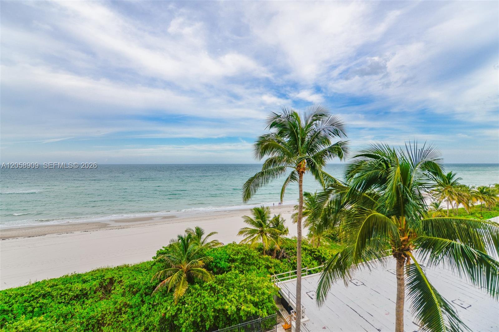 Ver detalles 5Q 3 / 3 1740 sq. ft. $ 2026-07-23 0 foto