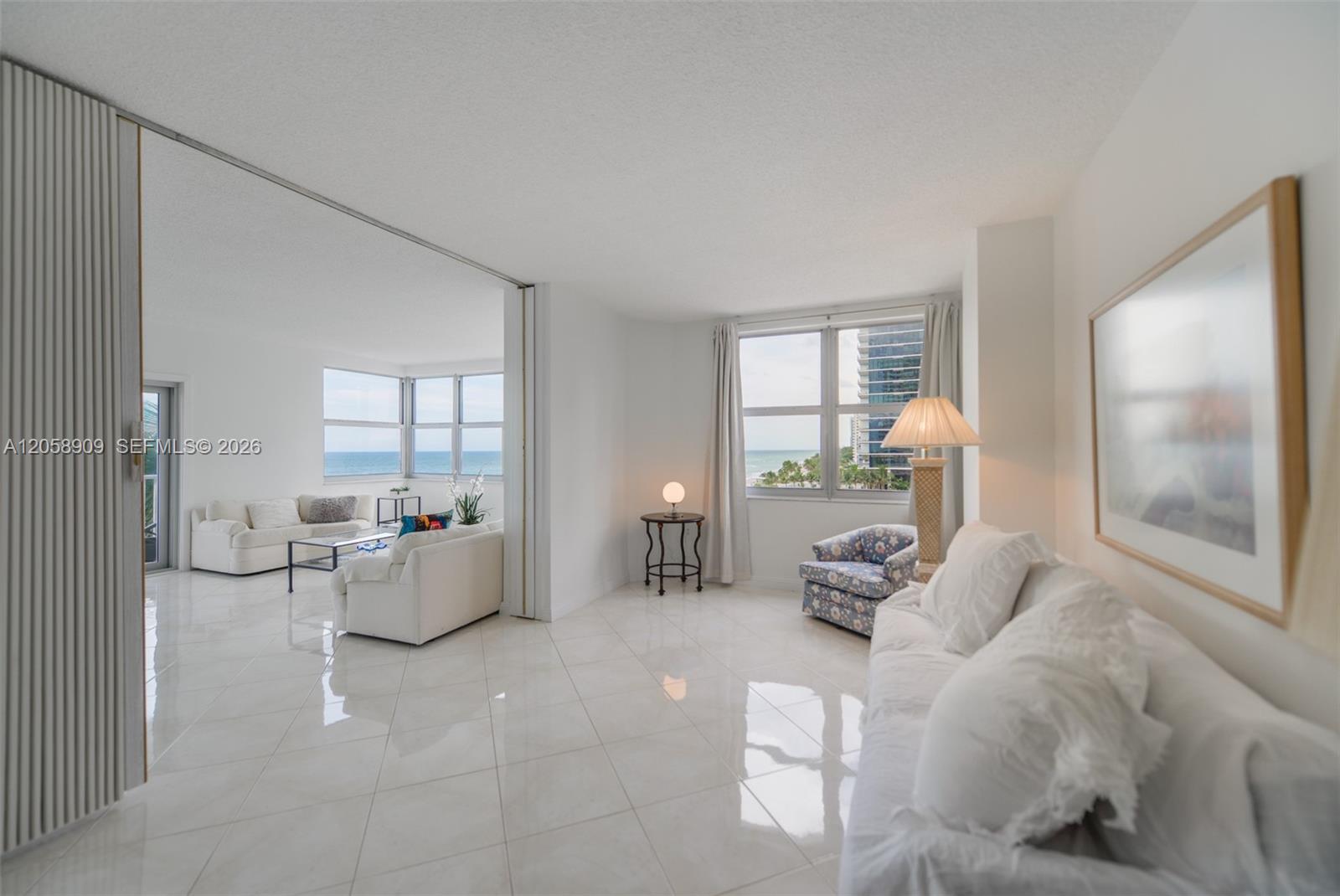 Ver detalles 5Q 3 / 3 1740 sq. ft. $ 2026-07-23 0 foto