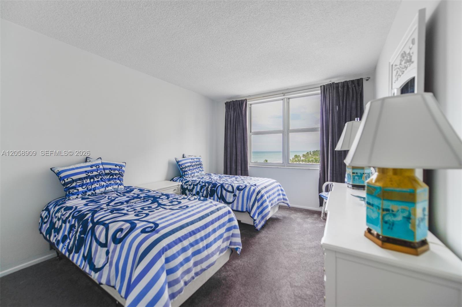 Ver detalles 5Q 3 / 3 1740 sq. ft. $ 2026-07-23 0 foto