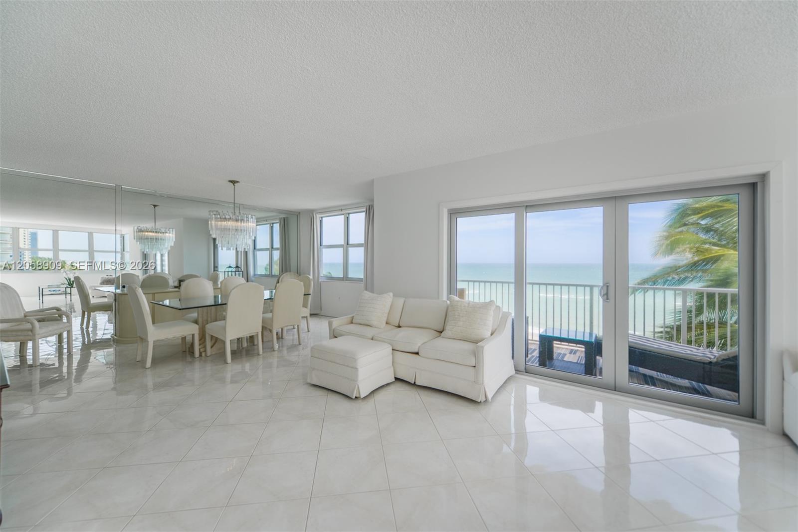 Ver detalles 5Q 3 / 3 1740 sq. ft. $ 2026-07-23 0 foto
