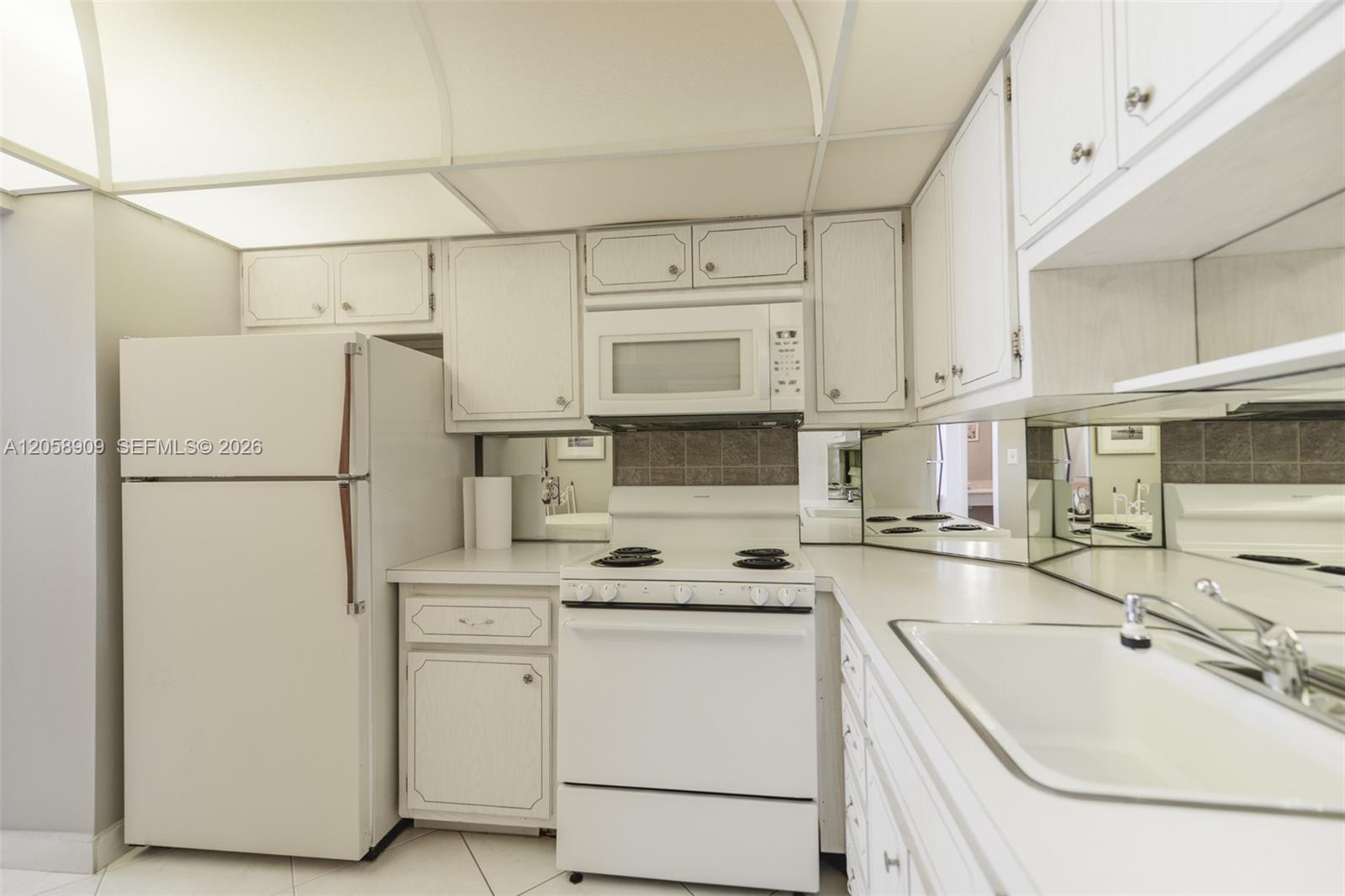 Ver detalles 5Q 3 / 3 1740 sq. ft. $ 2026-07-23 0 foto