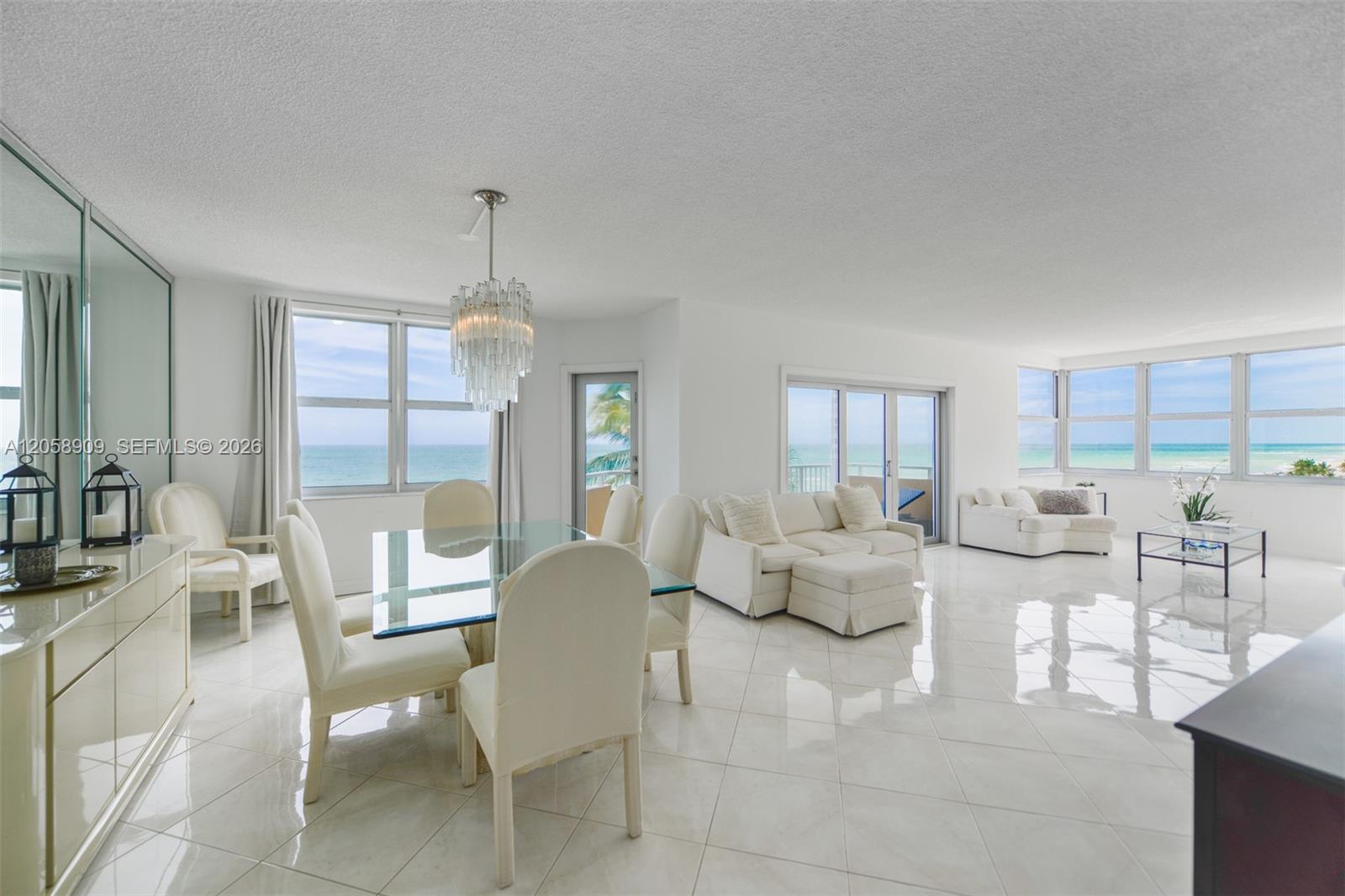Ver detalles 5Q 3 / 3 1740 sq. ft. $ 2026-07-23 0 foto