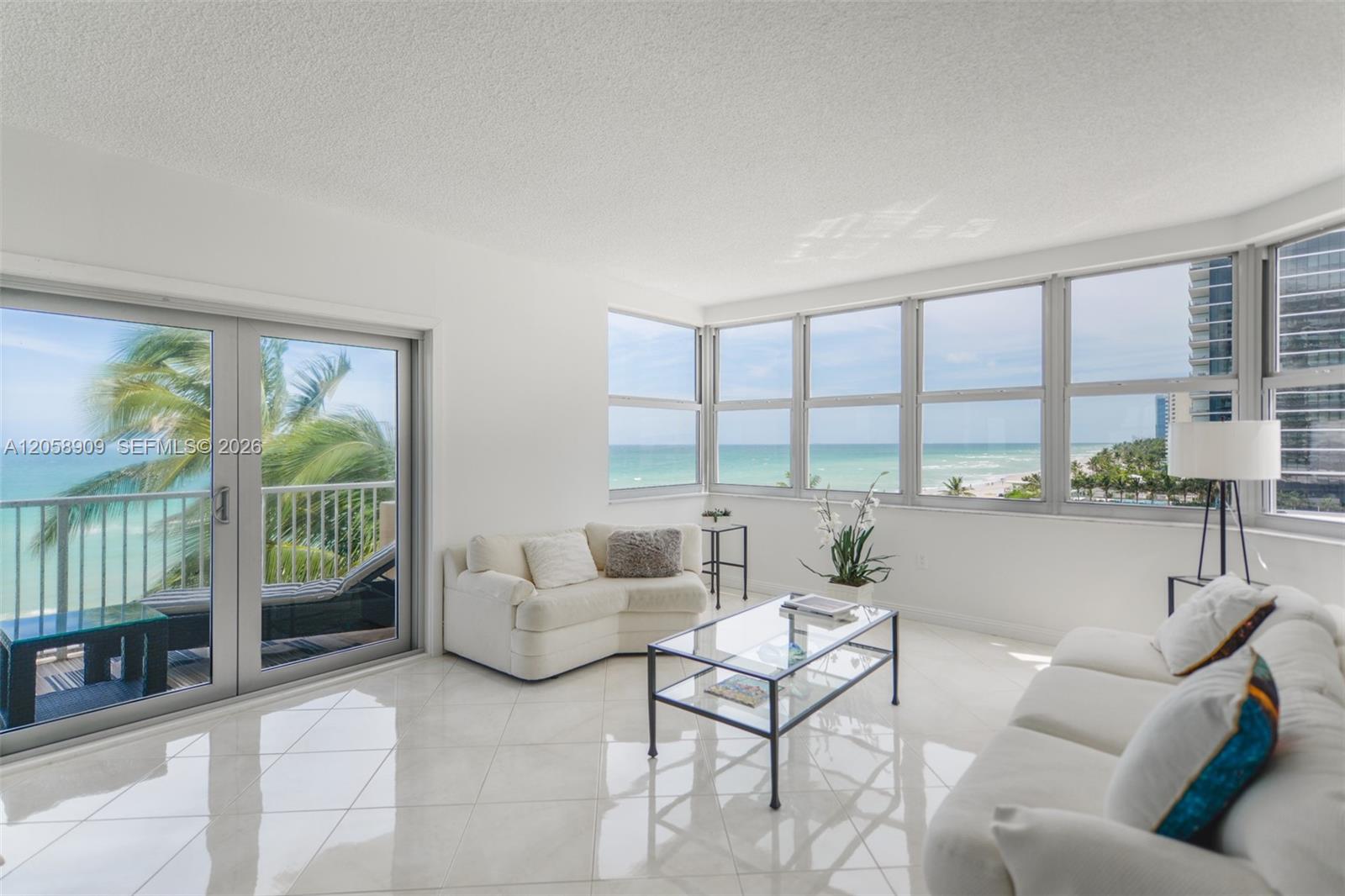 Ver detalles 5Q 3 / 3 1740 sq. ft. $ 2026-07-23 0 foto