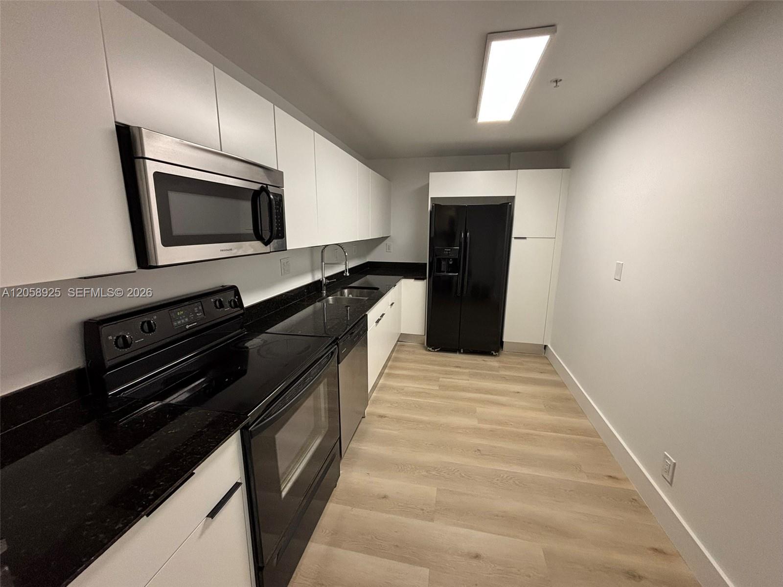 Photo of 3001 Ocean Dr #639, Hollywood, Florida, 33019 -