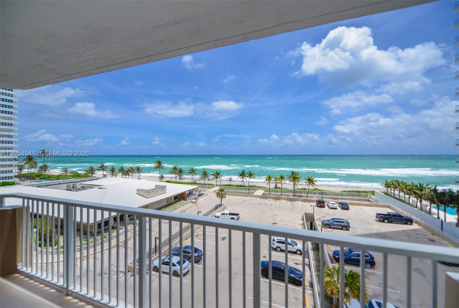 5E 3 / 3 1780 sq. ft. $ 2026-07-23 0 foto