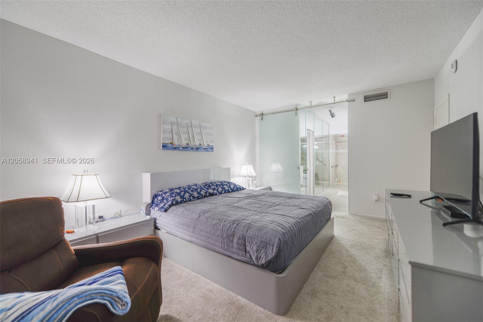 5E 3 / 3 1780 sq. ft. $ 2026-07-23 0 foto