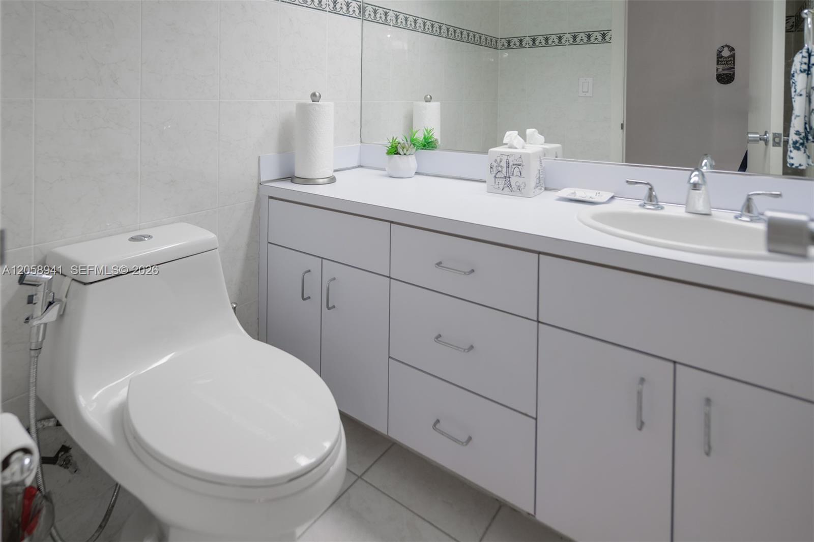 5E 3 / 3 1780 sq. ft. $ 2026-07-23 0 foto