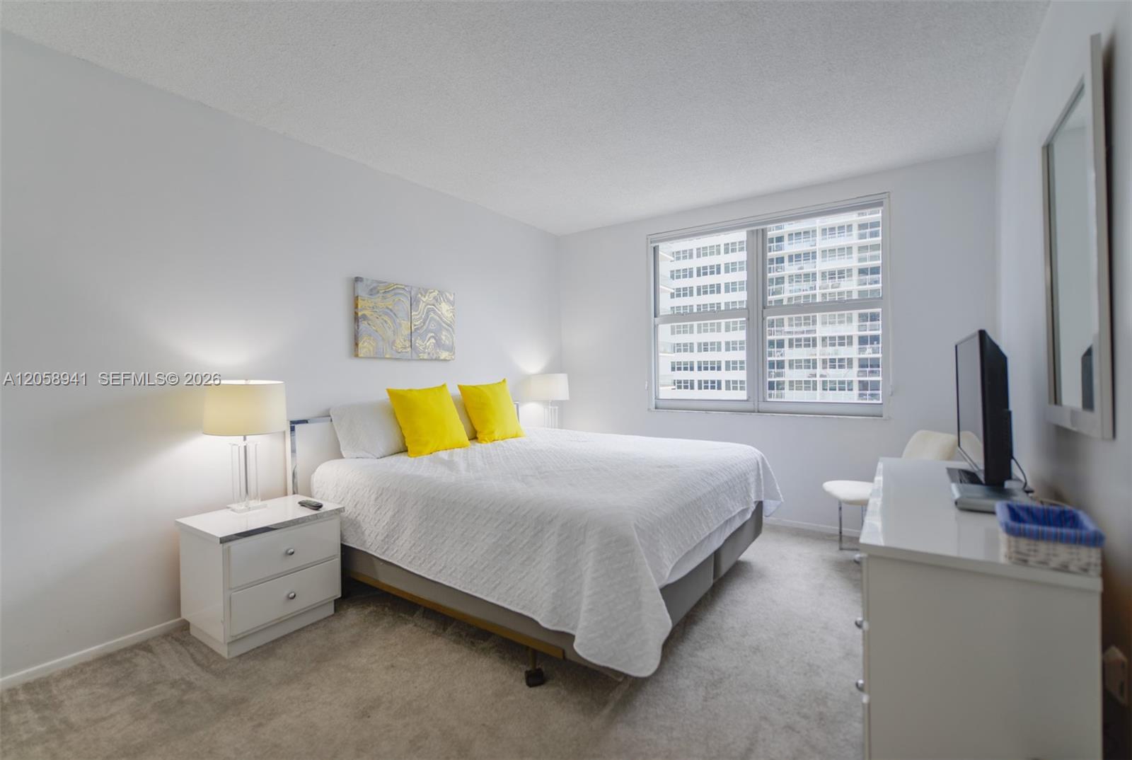 5E 3 / 3 1780 sq. ft. $ 2026-07-23 0 foto