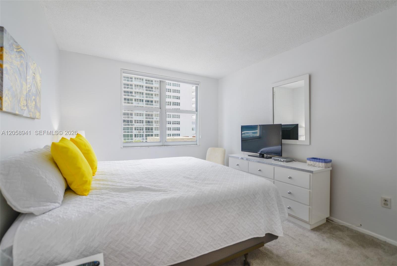 5E 3 / 3 1780 sq. ft. $ 2026-07-23 0 foto