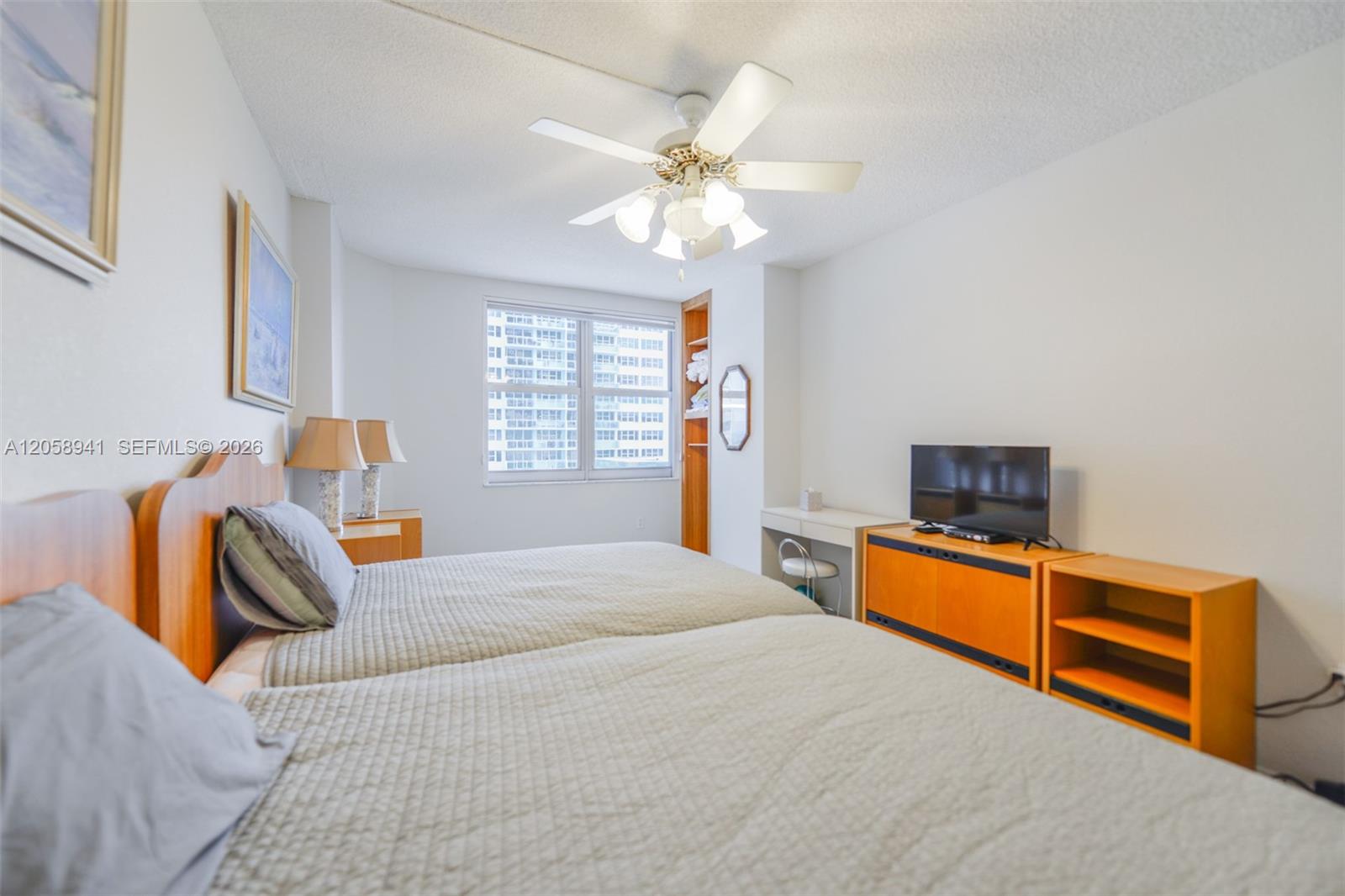 5E 3 / 3 1780 sq. ft. $ 2026-07-23 0 foto