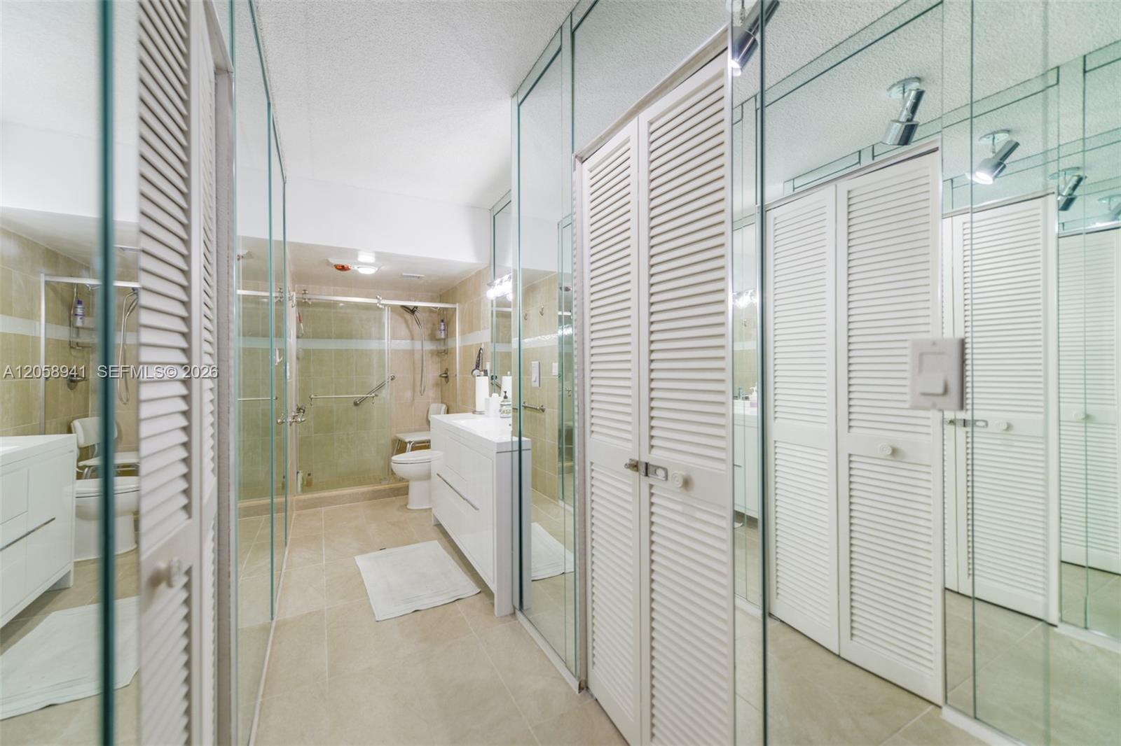 5E 3 / 3 1780 sq. ft. $ 2026-07-23 0 foto