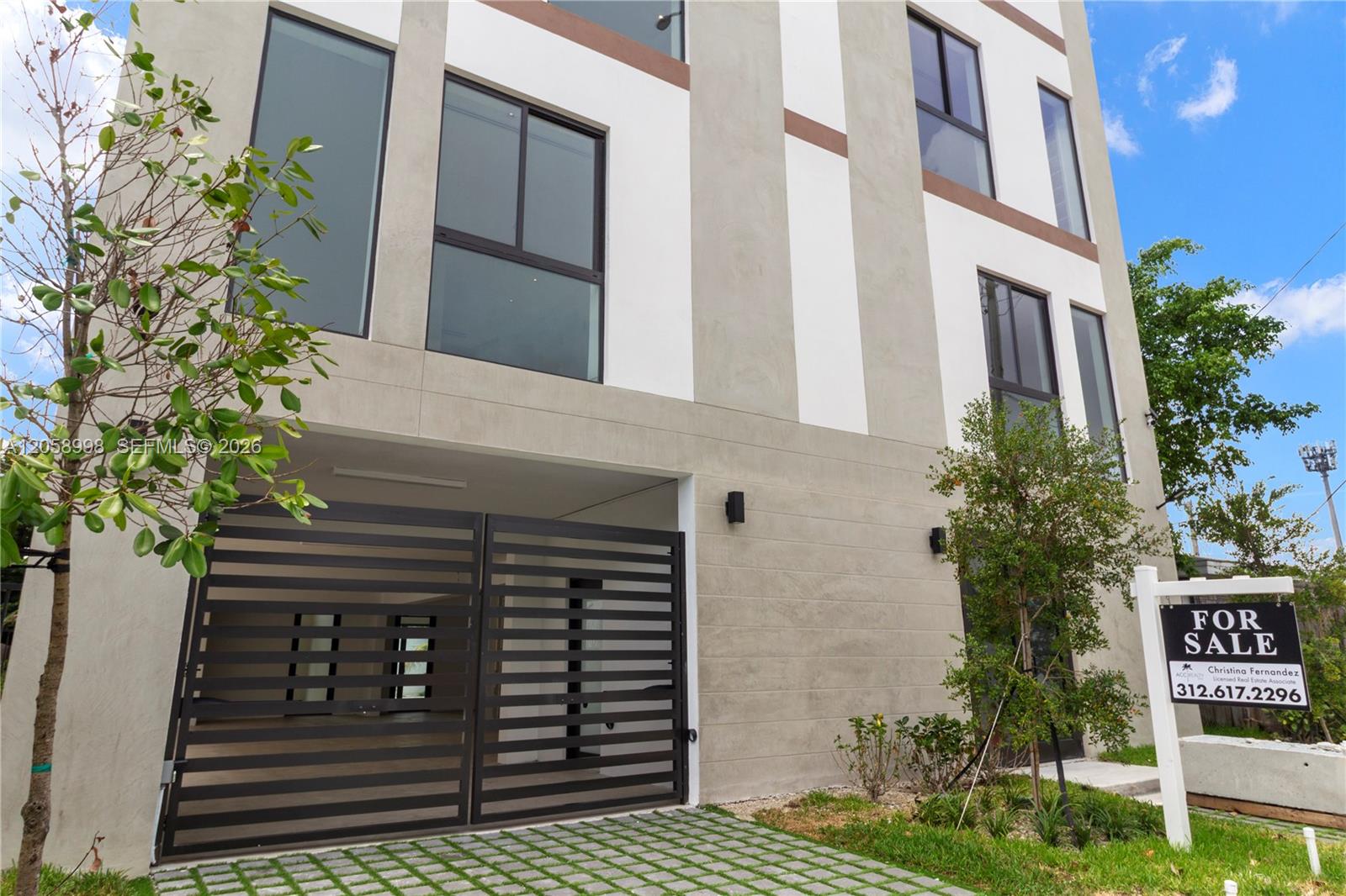   /  5572 sq. ft. $ 2026-07-23 0 foto