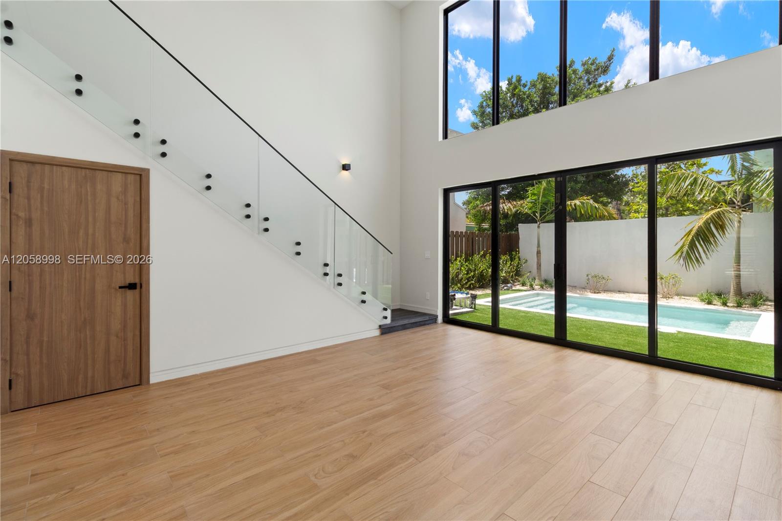   /  5572 sq. ft. $ 2026-07-23 0 foto