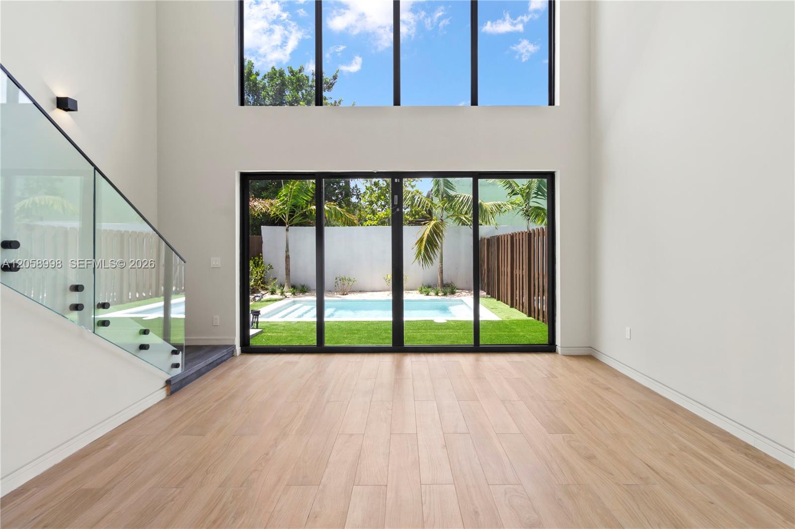   /  5572 sq. ft. $ 2026-07-23 0 foto