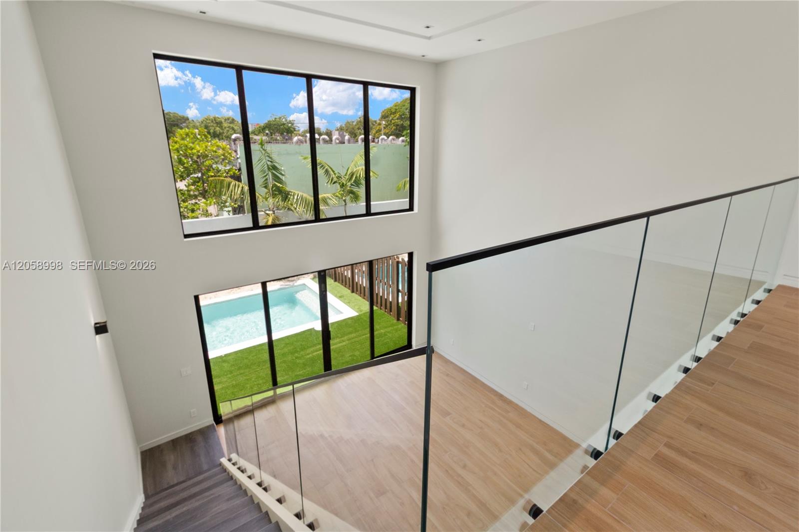   /  5572 sq. ft. $ 2026-07-23 0 foto