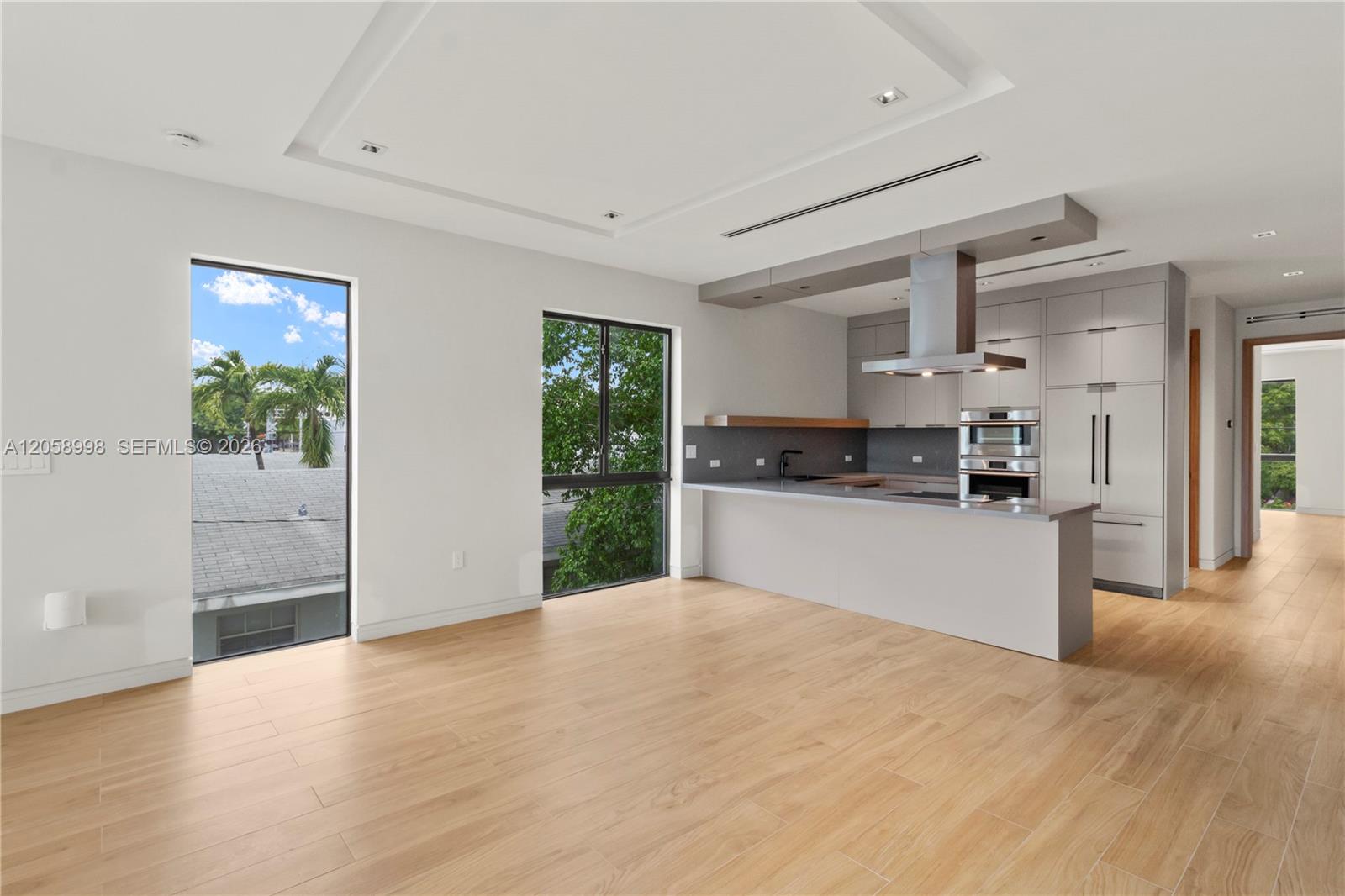   /  5572 sq. ft. $ 2026-07-23 0 foto
