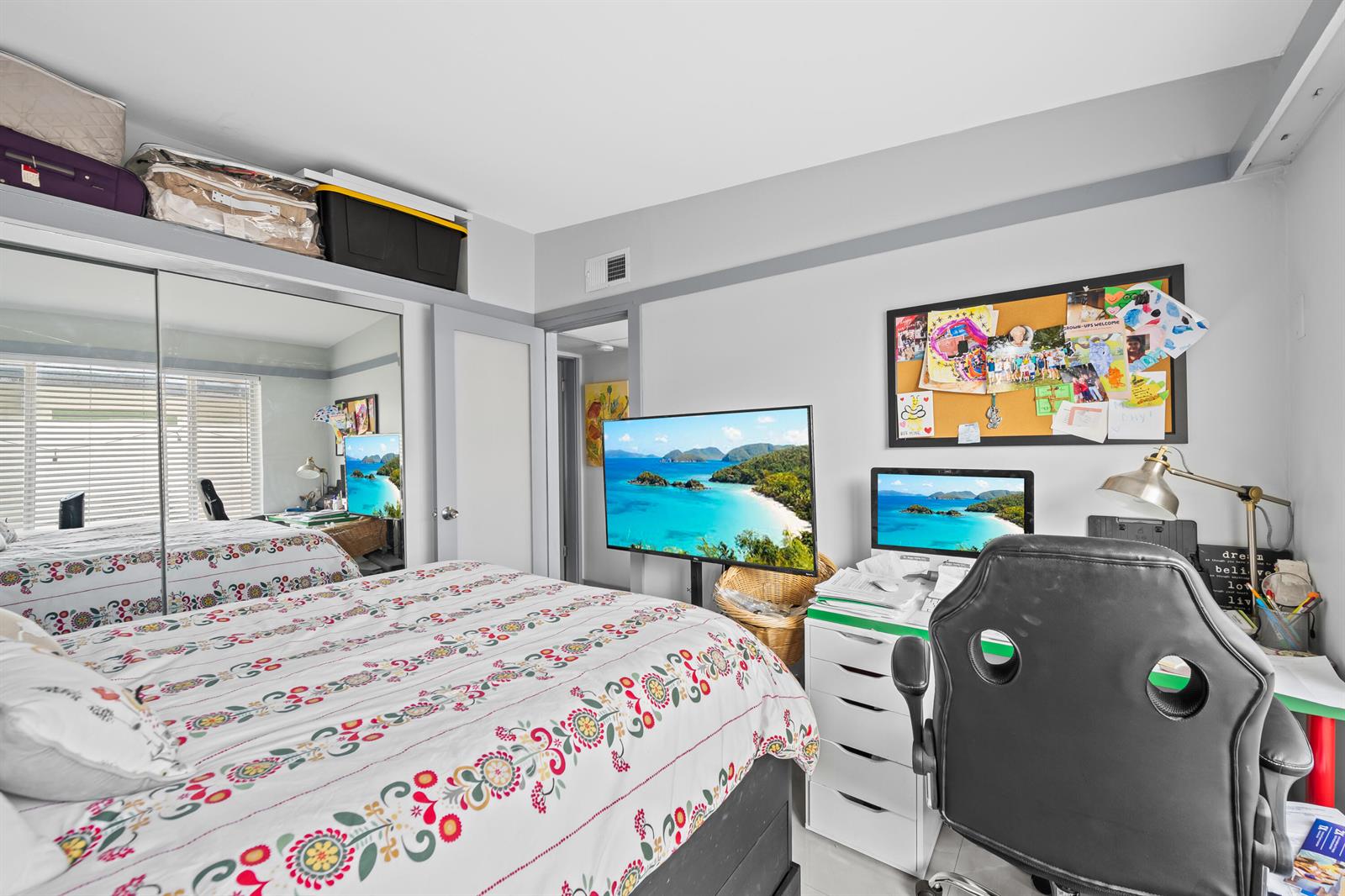 Ver detalles 1-2 / 0 1836 sq. ft. $ 2026-07-25 0 foto