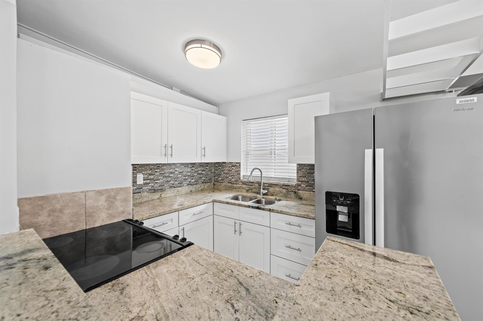 Ver detalles 1-2 / 0 1836 sq. ft. $ 2026-07-25 0 foto