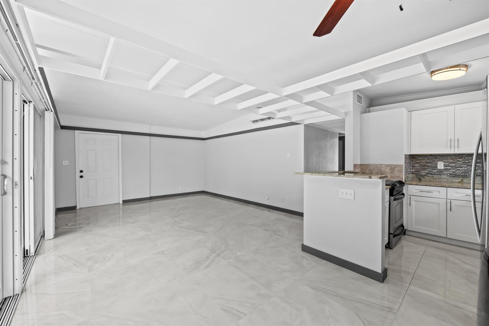 Ver detalles 1-2 / 0 1836 sq. ft. $ 2026-07-25 0 foto